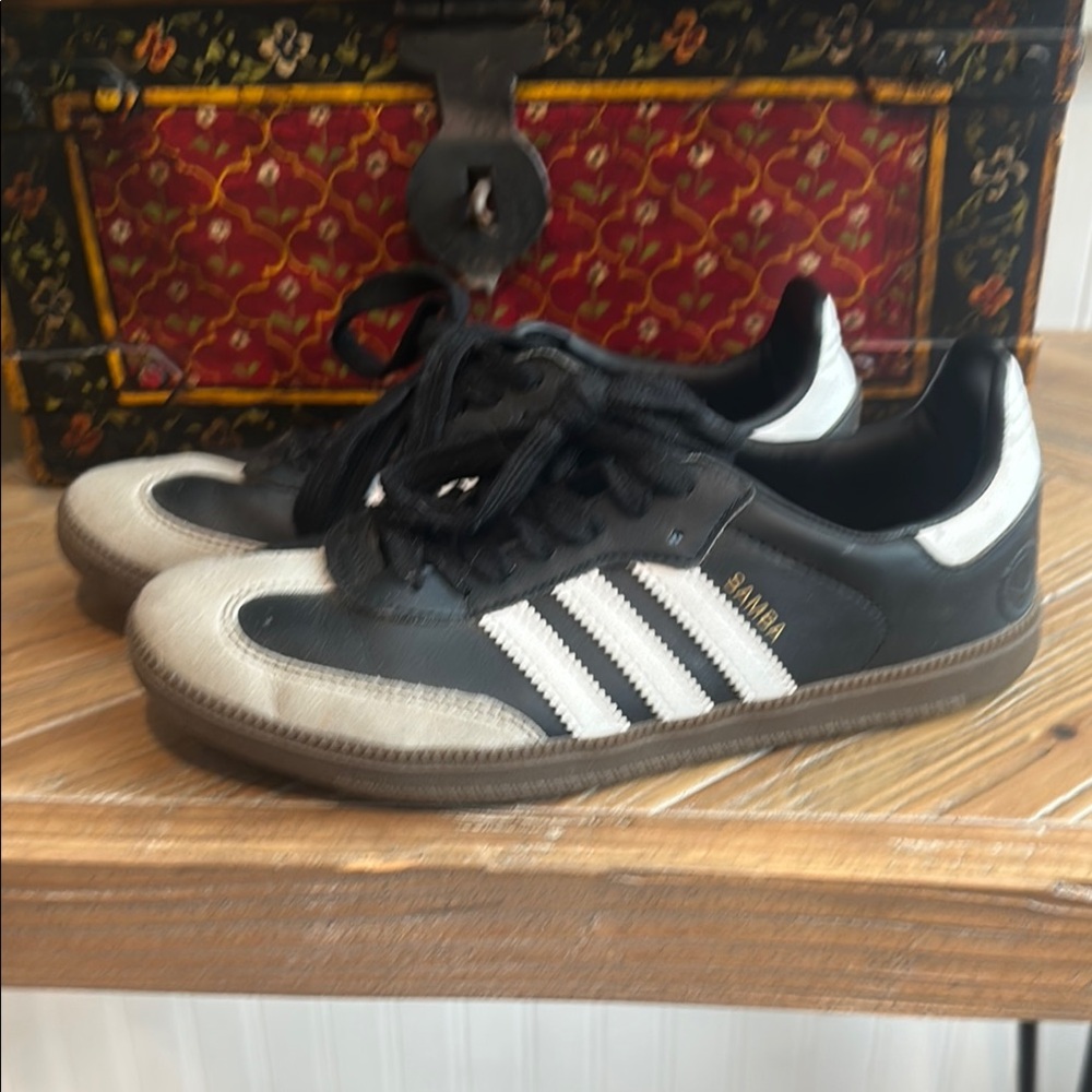 Adidas Samba Black and White womens Shoes size 7